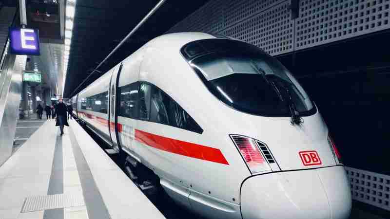 w, tags: der bahn - unsplash
